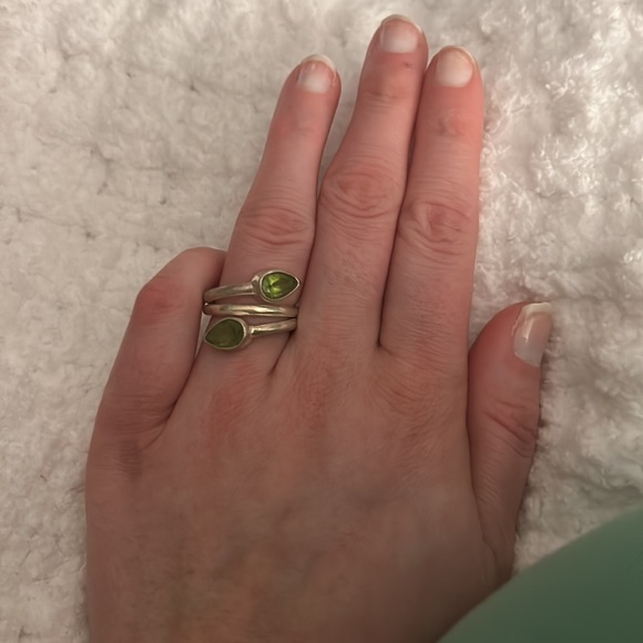 Peridot & Sterling Silver Ring - Size 7 - Picture 6 of 7